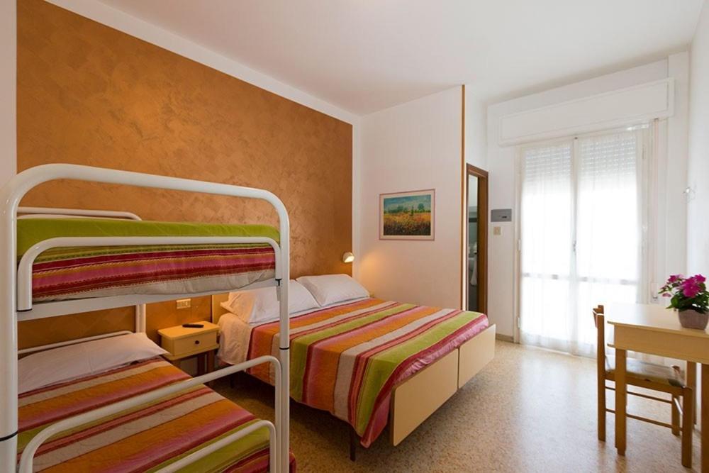 Hotel Cosmos Rimini Luaran gambar