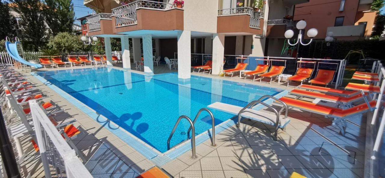 Hotel Cosmos Rimini Luaran gambar