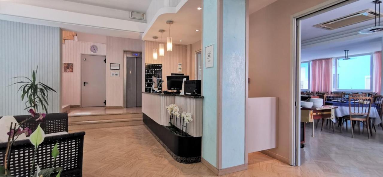 Hotel Cosmos Rimini Luaran gambar