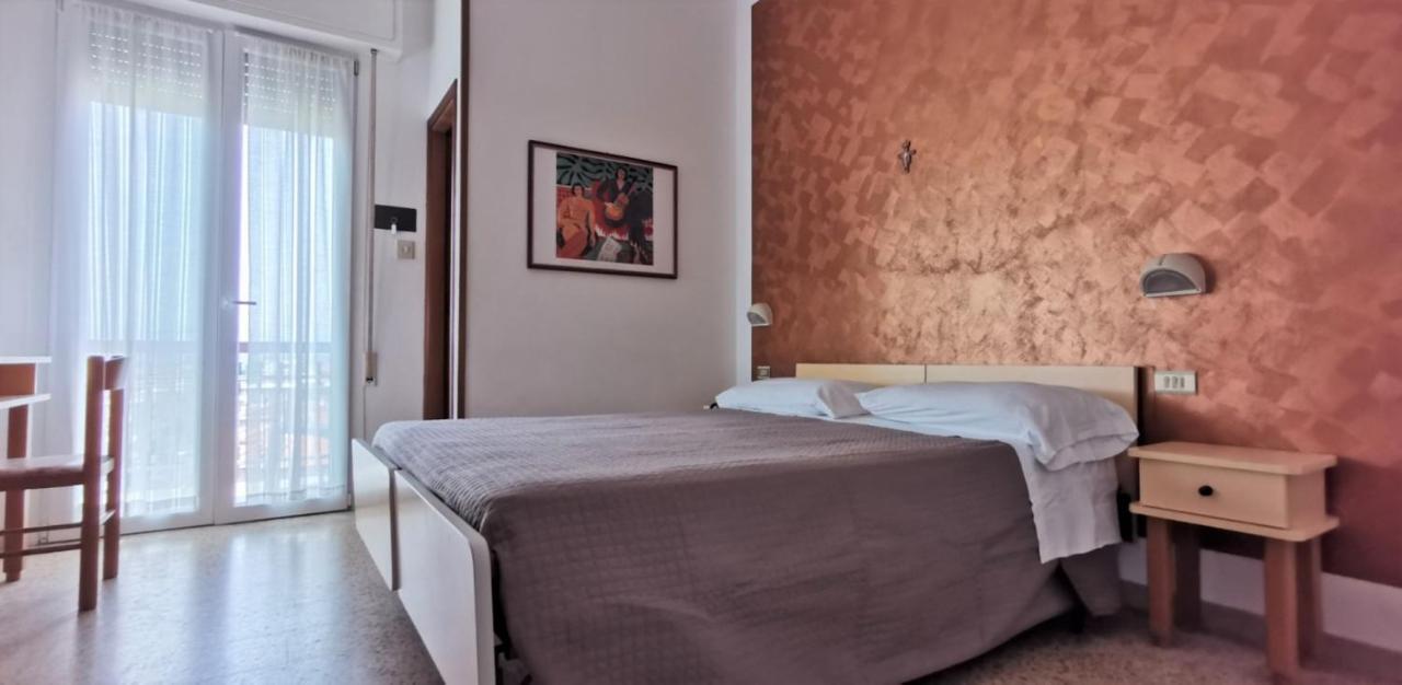 Hotel Cosmos Rimini Luaran gambar
