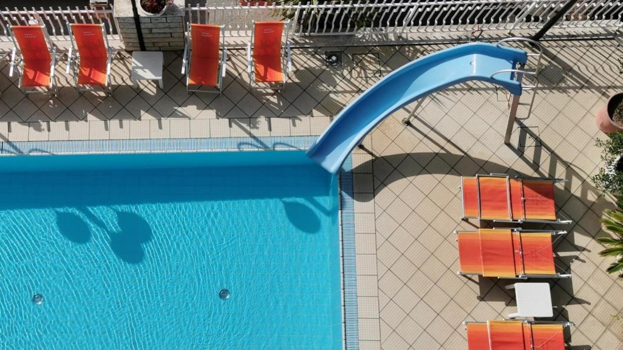 Hotel Cosmos Rimini Luaran gambar